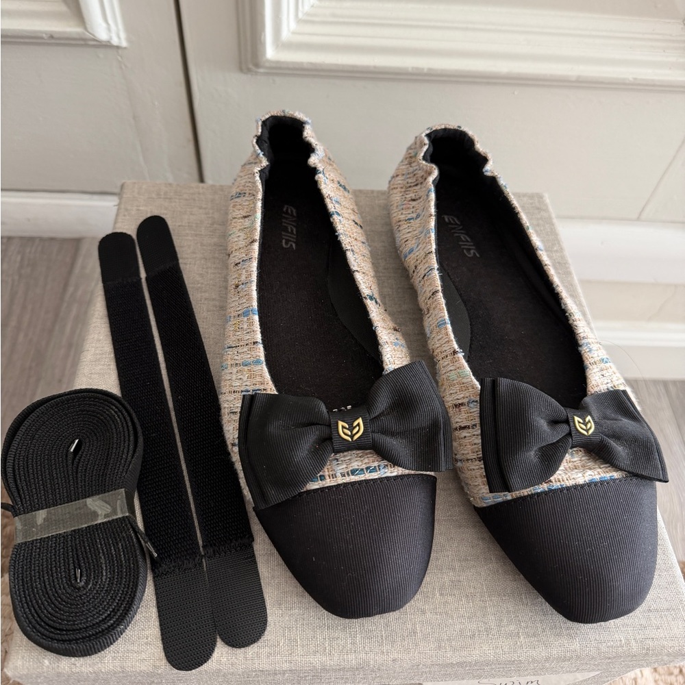Women's Black and Ballet Flats with Bow